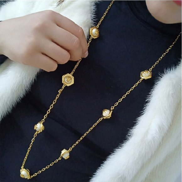 Tory Burch Simple Hexagon Necklace With Pearl Logo - Picture 1 of 5